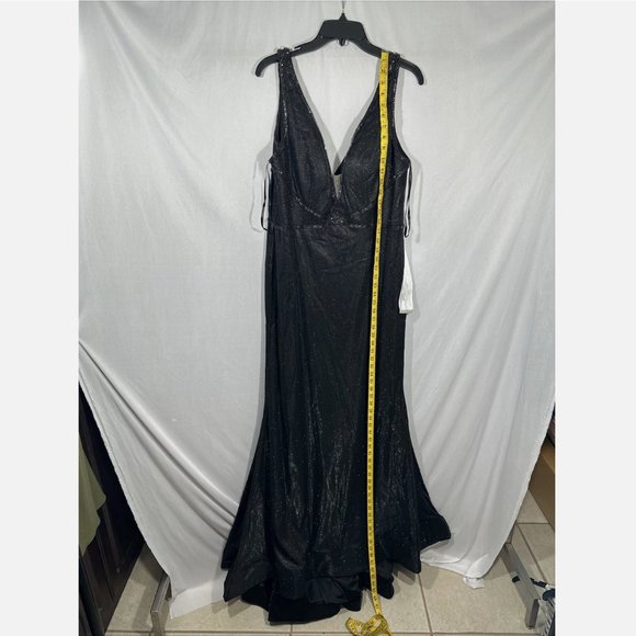 NEW $498 Mac Duggal [ PLUS 14W ] Sleeveless Metallic‎ Glitter Trumpet Gown Black - Picture 6 of 15